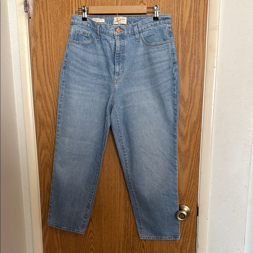 Universal Thread Light Blue Straight Leg Jeans